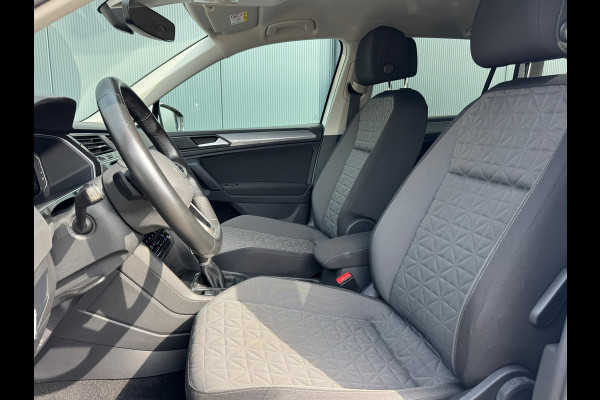Volkswagen Tiguan 1.4 TSI eHybrid Life * Navigatie * Stoelverwarming * Virtual Cockpit * Adaptieve Cruise Control *