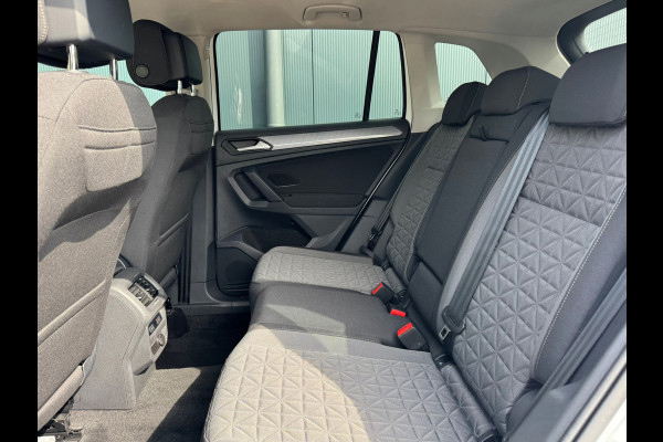 Volkswagen Tiguan 1.4 TSI eHybrid Life * Navigatie * Stoelverwarming * Virtual Cockpit * Adaptieve Cruise Control *
