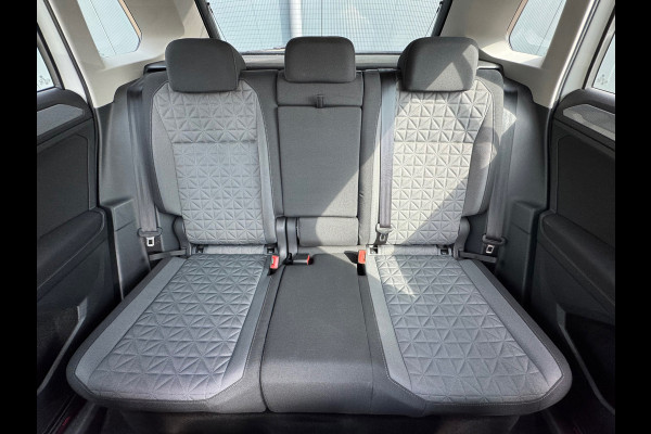 Volkswagen Tiguan 1.4 TSI eHybrid Life * Navigatie * Stoelverwarming * Virtual Cockpit * Adaptieve Cruise Control *