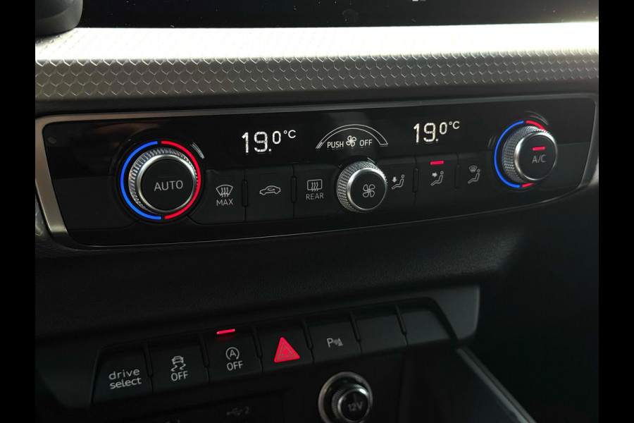 Audi A1 Sportback 40 TFSI 3 x S Line Pro Line S | LED | Camera | Parksens |Carplay | Two Tone