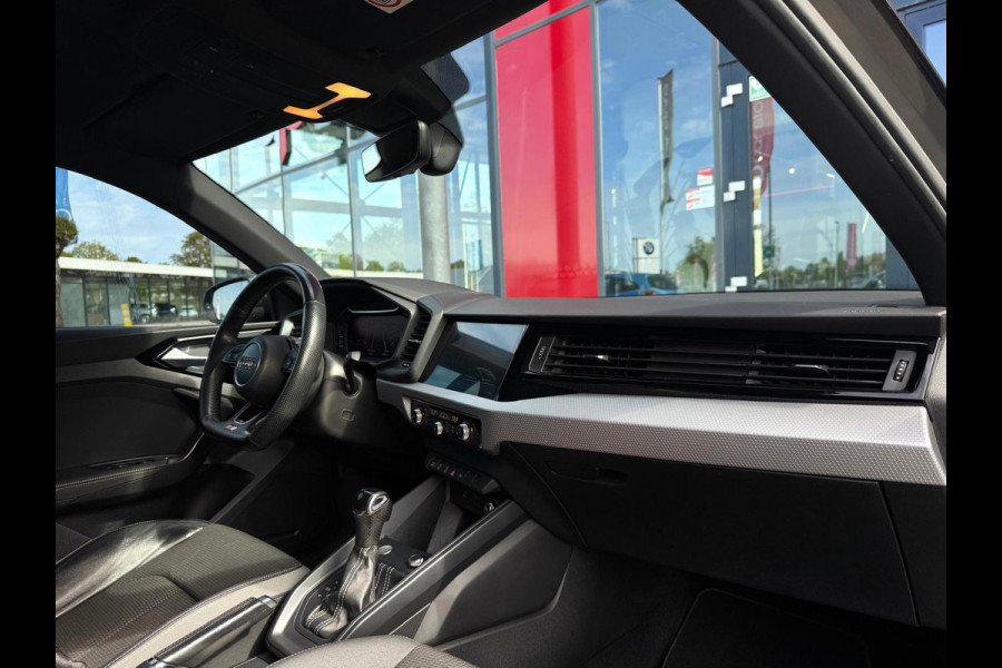 Audi A1 Sportback 40 TFSI 3 x S Line Pro Line S | LED | Camera | Parksens |Carplay | Two Tone