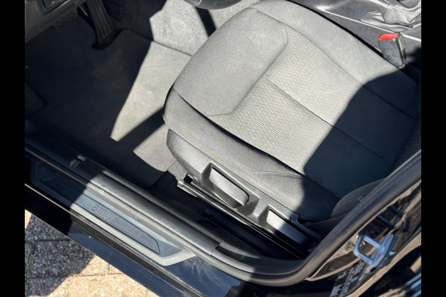 BMW 1-serie 118i High Executive 2018 AUT NAVI CLIMA LM NAP!