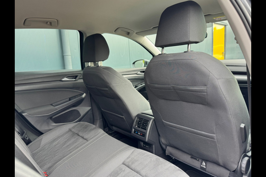 Volkswagen Golf 1.4 eHybrid Style * Camera * Side Assist * Massage * CarPlay *