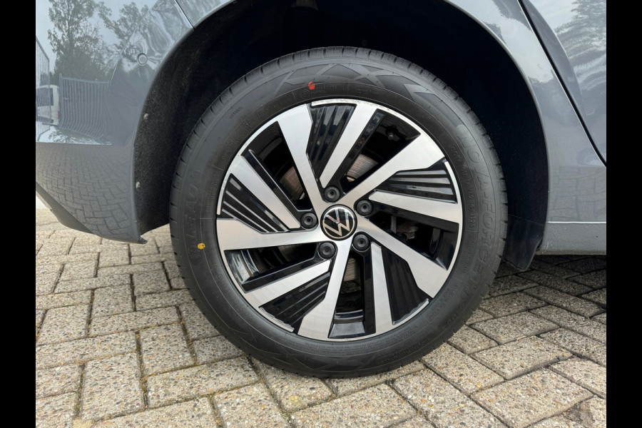 Volkswagen Golf 1.4 eHybrid Style * Camera * Side Assist * Massage * CarPlay *