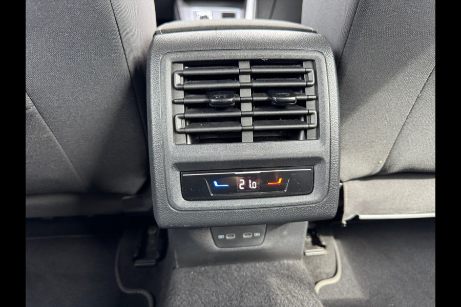 Volkswagen Golf 1.4 eHybrid Style * Camera * Side Assist * Massage * CarPlay *
