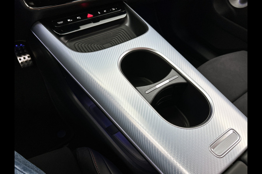 Mercedes-Benz Glb 250+ Business Solution AMG 85.5 kWh | Premium Plus pakket | Nightpakket | Smartphone integratie | Vast panoramadak | Burmester® 3D surround sound | GUARD 360° | Sfeerverlichting |