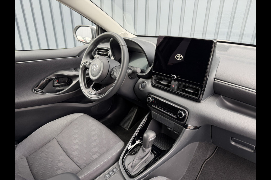 Toyota Yaris 1.5 Hybrid 115 First Edition | Nieuwste type | BSM | PDC V+A | Rijklaar!!