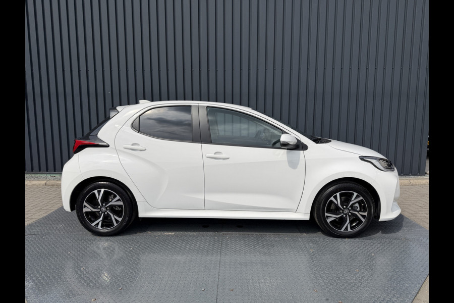 Toyota Yaris 1.5 Hybrid 115 First Edition | Nieuwste type | BSM | PDC V+A | Rijklaar!!