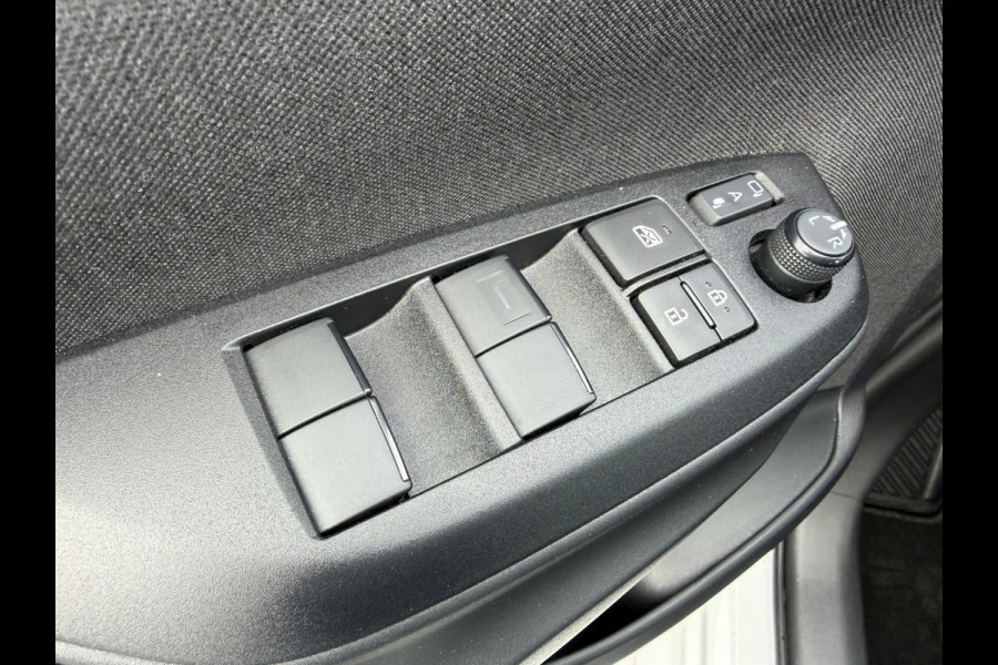 Toyota Yaris 1.5 Hybrid 115 First Edition | Nieuwste type | BSM | PDC V+A | Rijklaar!!