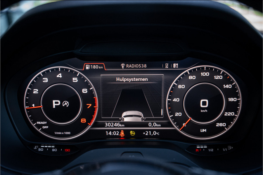 Audi Q2 35 TFSI S-line ** Virtual Cockpit ** 18" S-Design velgen ** Stoelverwarming ** Carplay ** LED ** Automaat
