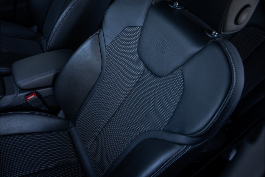 Audi Q2 35 TFSI S-line ** Virtual Cockpit ** 18" S-Design velgen ** Stoelverwarming ** Carplay ** LED ** Automaat