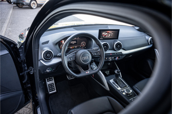 Audi Q2 35 TFSI S-line ** Virtual Cockpit ** 18" S-Design velgen ** Stoelverwarming ** Carplay ** LED ** Automaat