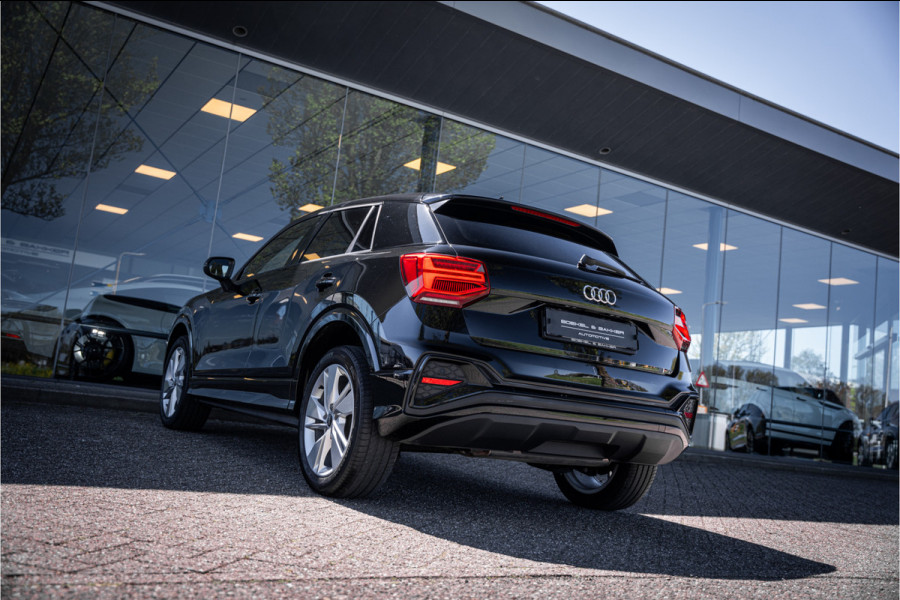 Audi Q2 35 TFSI S-line ** Virtual Cockpit ** 18" S-Design velgen ** Stoelverwarming ** Carplay ** LED ** Automaat