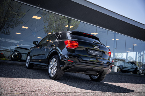 Audi Q2 35 TFSI S-line ** Virtual Cockpit ** 18" S-Design velgen ** Stoelverwarming ** Carplay ** LED ** Automaat