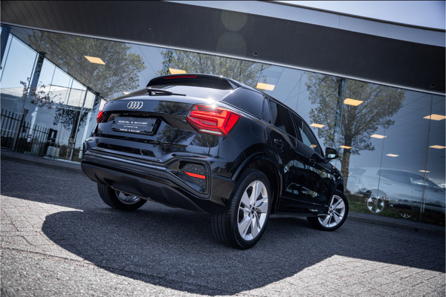 Audi Q2 35 TFSI S-line ** Virtual Cockpit ** 18" S-Design velgen ** Stoelverwarming ** Carplay ** LED ** Automaat