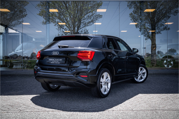 Audi Q2 35 TFSI S-line ** Virtual Cockpit ** 18" S-Design velgen ** Stoelverwarming ** Carplay ** LED ** Automaat
