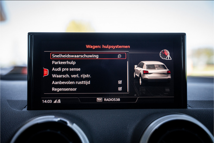 Audi Q2 35 TFSI S-line ** Virtual Cockpit ** 18" S-Design velgen ** Stoelverwarming ** Carplay ** LED ** Automaat
