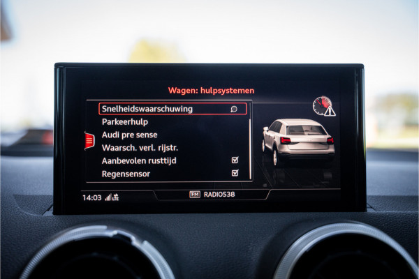 Audi Q2 35 TFSI S-line ** Virtual Cockpit ** 18" S-Design velgen ** Stoelverwarming ** Carplay ** LED ** Automaat