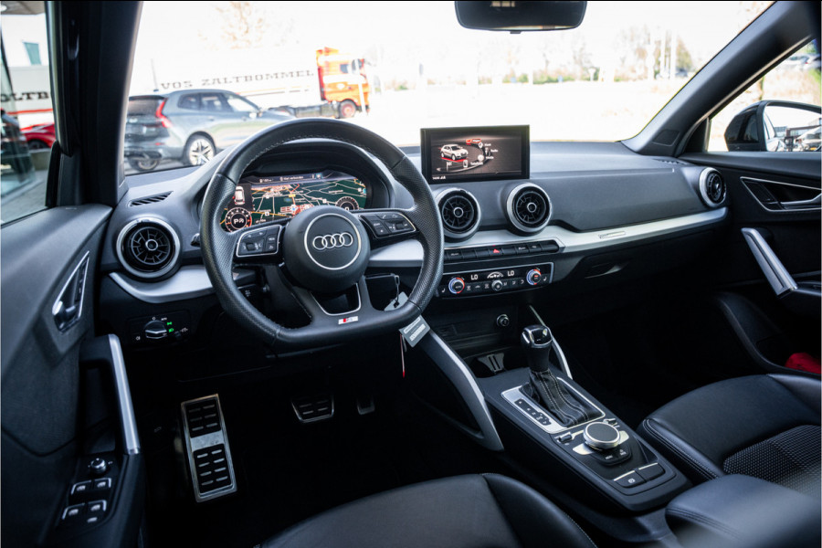 Audi Q2 35 TFSI S-line ** Virtual Cockpit ** 18" S-Design velgen ** Stoelverwarming ** Carplay ** LED ** Automaat