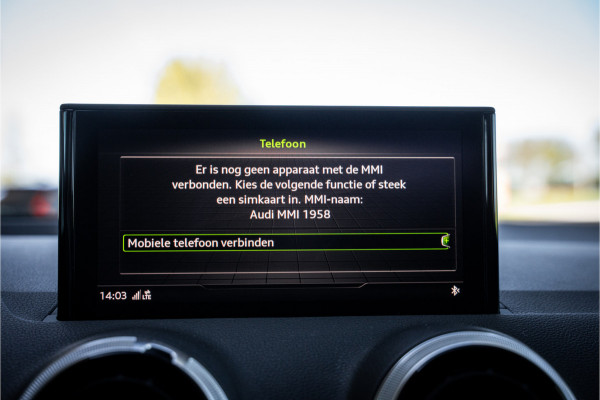 Audi Q2 35 TFSI S-line ** Virtual Cockpit ** 18" S-Design velgen ** Stoelverwarming ** Carplay ** LED ** Automaat