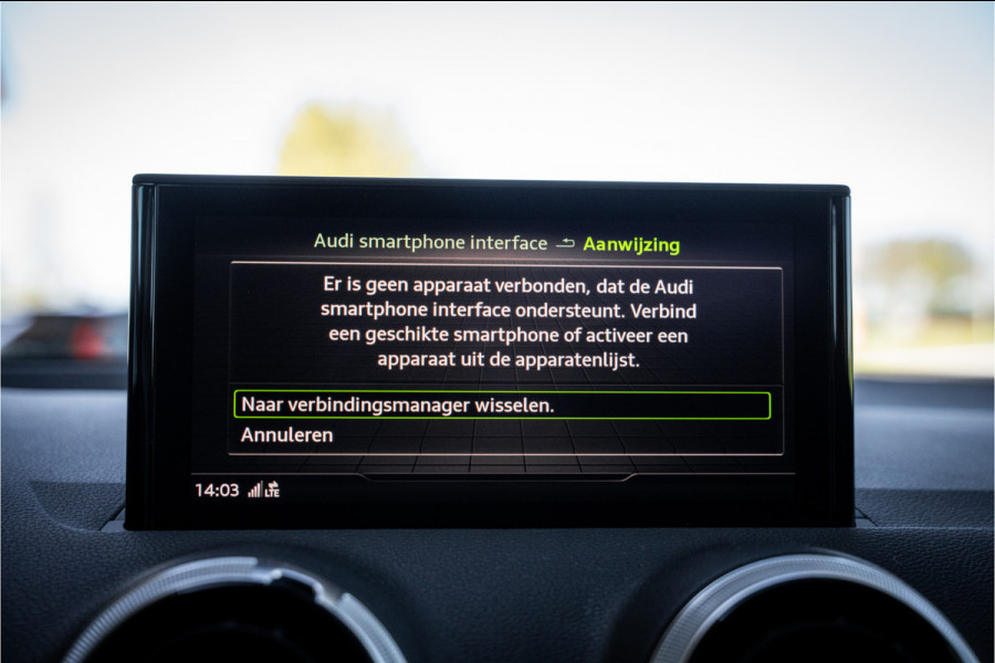 Audi Q2 35 TFSI S-line ** Virtual Cockpit ** 18" S-Design velgen ** Stoelverwarming ** Carplay ** LED ** Automaat