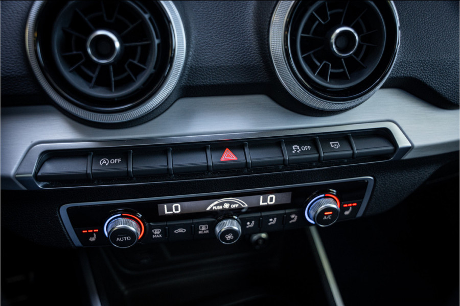 Audi Q2 35 TFSI S-line ** Virtual Cockpit ** 18" S-Design velgen ** Stoelverwarming ** Carplay ** LED ** Automaat