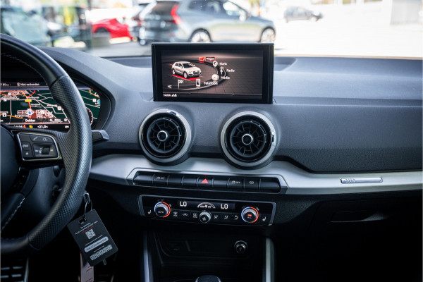 Audi Q2 35 TFSI S-line ** Virtual Cockpit ** 18" S-Design velgen ** Stoelverwarming ** Carplay ** LED ** Automaat