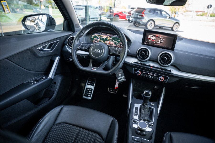 Audi Q2 35 TFSI S-line ** Virtual Cockpit ** 18" S-Design velgen ** Stoelverwarming ** Carplay ** LED ** Automaat