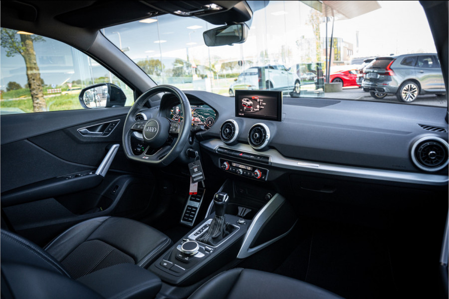 Audi Q2 35 TFSI S-line ** Virtual Cockpit ** 18" S-Design velgen ** Stoelverwarming ** Carplay ** LED ** Automaat