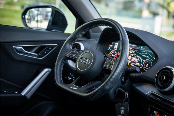 Audi Q2 35 TFSI S-line ** Virtual Cockpit ** 18" S-Design velgen ** Stoelverwarming ** Carplay ** LED ** Automaat