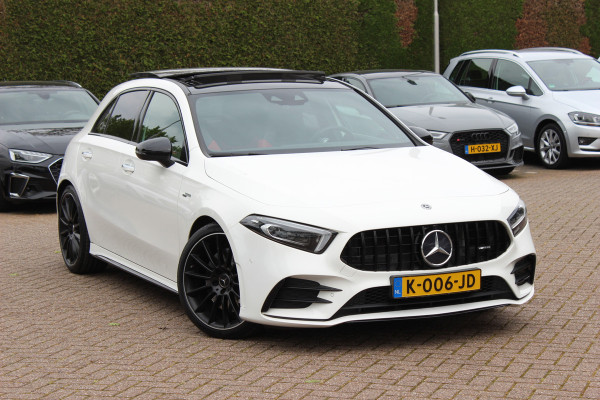 Mercedes-Benz A-Klasse AMG 35 4MATIC Premium 56.103 km! / Panoramadak / Camera / Burmester / AMG Stuur / 19'' / Memory seats / Sfeerverlichting / Matrix LED / DAB / Stoelverwarming / Cruise Control