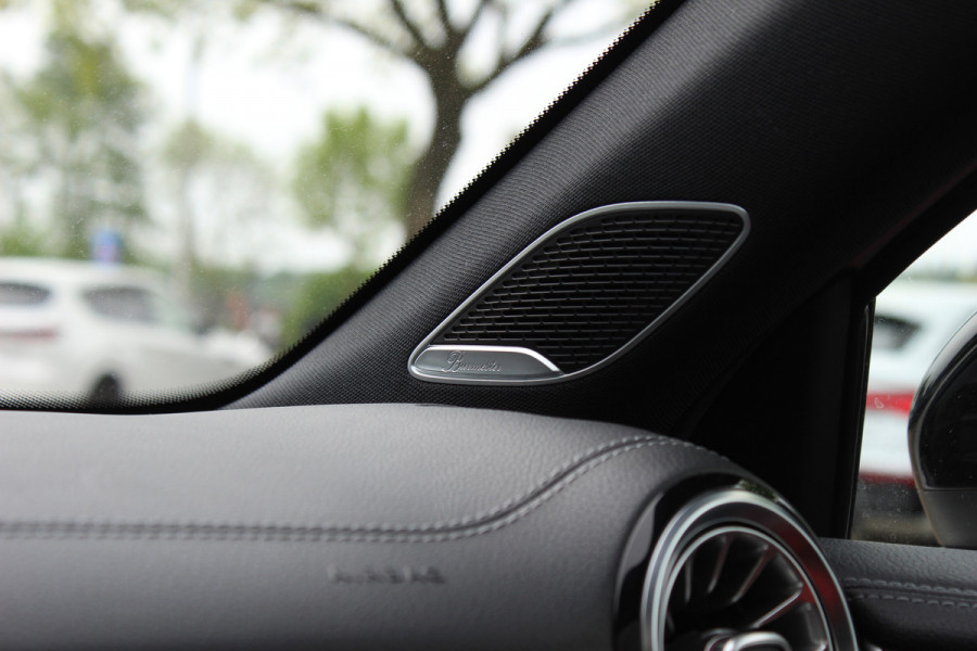 Mercedes-Benz A-Klasse AMG 35 4MATIC Premium 56.103 km! / Panoramadak / Camera / Burmester / AMG Stuur / 19'' / Memory seats / Sfeerverlichting / Matrix LED / DAB / Stoelverwarming / Cruise Control