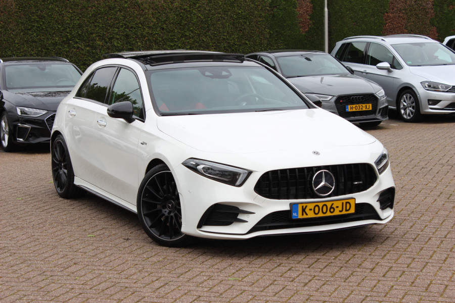 Mercedes-Benz A-Klasse AMG 35 4MATIC Premium 56.103 km! / Panoramadak / Camera / Burmester / AMG Stuur / 19'' / Memory seats / Sfeerverlichting / Matrix LED / DAB / Stoelverwarming / Cruise Control