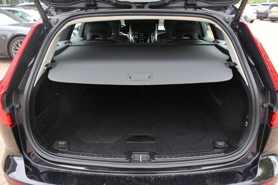 Volvo V60 2.0 D4 Inscription / Trekhaak / Camera / Leder / Standverwarming / 19'' / Navigatie / Harman Kardon / Stoelverwarming 4x / Cruise Control / Virtual Cockpit