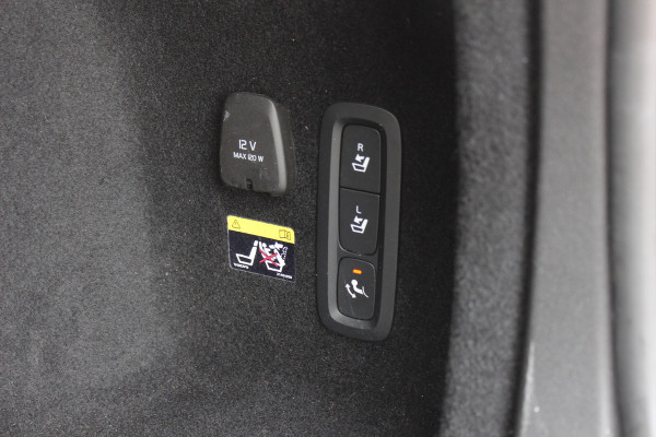 Volvo V60 2.0 D4 Inscription / Trekhaak / Camera / Leder / Standverwarming / 19'' / Navigatie / Harman Kardon / Stoelverwarming 4x / Cruise Control / Virtual Cockpit
