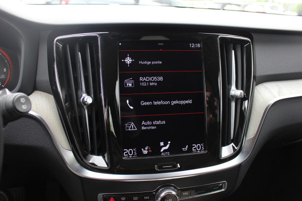 Volvo V60 2.0 D4 Inscription / Trekhaak / Camera / Leder / Standverwarming / 19'' / Navigatie / Harman Kardon / Stoelverwarming 4x / Cruise Control / Virtual Cockpit