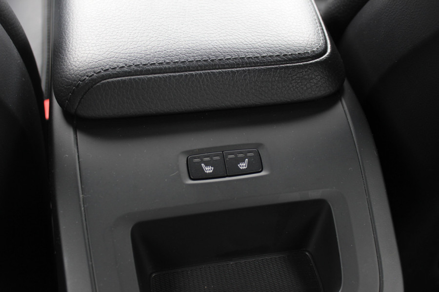 Volvo V60 2.0 D4 Inscription / Trekhaak / Camera / Leder / Standverwarming / 19'' / Navigatie / Harman Kardon / Stoelverwarming 4x / Cruise Control / Virtual Cockpit