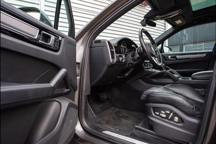 Porsche Cayenne 3.0 E-Hybrid Camera Pano Leer Clima Cruise Trekhaak 21"LM