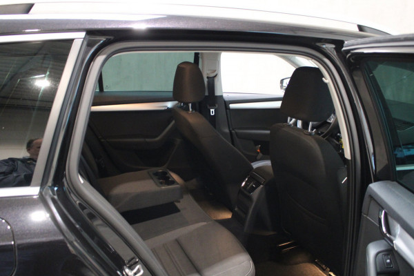 Škoda Octavia Combi 1.5 TSI Greentech Style PDC/Trekhaak/Navi+carplay