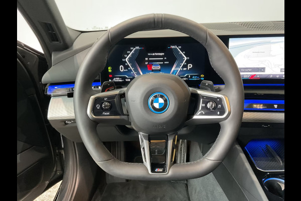 BMW 5 Serie 550e xDrive M-SPORT Pro ** LEDER, STOELVENT, ACC, HuD, B&W Sound, 20-inch LMV ** Ex. BMW AG - 28k onder NP ** ** INFORMEER OOK NAAR ONZE AANTREKKELIJKE FINANCIAL-LEASE TARIEVEN **