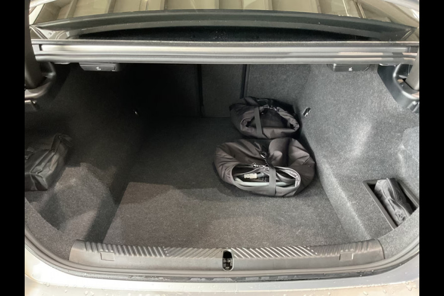 BMW 5 Serie 550e xDrive M-SPORT Pro ** LEDER, STOELVENT, ACC, HuD, B&W Sound, 20-inch LMV ** Ex. BMW AG - 28k onder NP ** ** INFORMEER OOK NAAR ONZE AANTREKKELIJKE FINANCIAL-LEASE TARIEVEN **