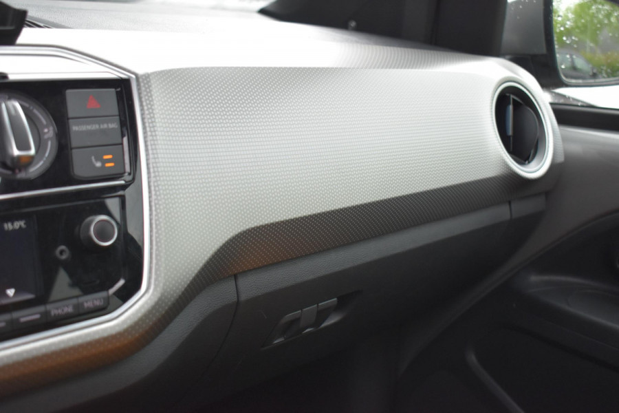 Volkswagen up! 1.0 TSI BMT cross up! Airco Pano Stoelverwarming BBD