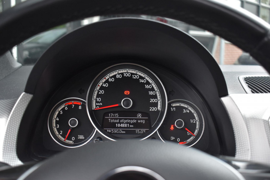 Volkswagen up! 1.0 TSI BMT cross up! Airco Pano Stoelverwarming BBD
