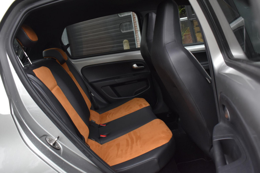 Volkswagen up! 1.0 TSI BMT cross up! Airco Pano Stoelverwarming BBD
