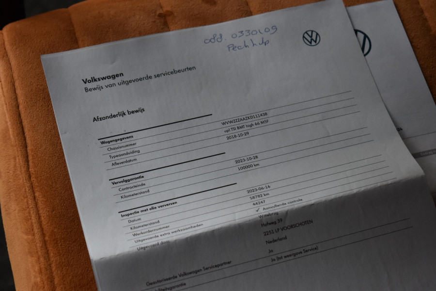 Volkswagen up! 1.0 TSI BMT cross up! Airco Pano Stoelverwarming BBD
