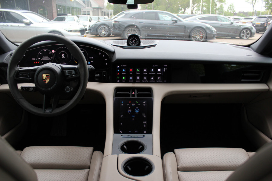 Porsche Taycan Sport Turismo 4S 93 kWh / SoH 91,9% / Panoramadak / 360Camera / Head-up / Accu Performance+ / 21'' / Achterasbesturing / Luchtvering / Keyless / Stoel+Stuurverwarming / DAB / ACC