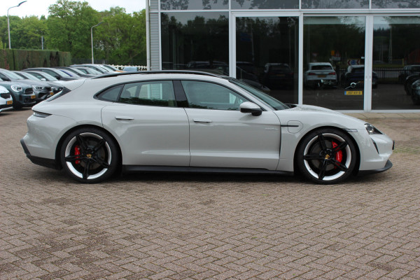 Porsche Taycan Sport Turismo 4S 93 kWh / SoH 91,9% / Panoramadak / 360Camera / Head-up / Accu Performance+ / 21'' / Achterasbesturing / Luchtvering / Keyless / Stoel+Stuurverwarming / DAB / ACC