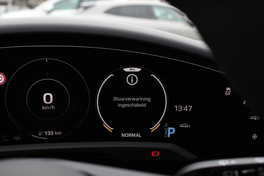 Porsche Taycan Sport Turismo 4S 93 kWh / SoH 91,9% / Panoramadak / 360Camera / Head-up / Accu Performance+ / 21'' / Achterasbesturing / Luchtvering / Keyless / Stoel+Stuurverwarming / DAB / ACC