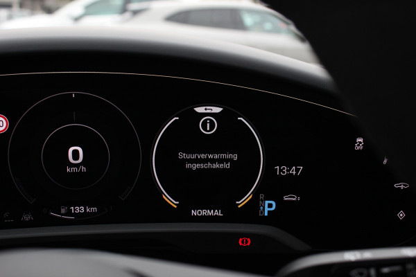 Porsche Taycan Sport Turismo 4S 93 kWh / SoH 91,9% / Panoramadak / 360Camera / Head-up / Accu Performance+ / 21'' / Achterasbesturing / Luchtvering / Keyless / Stoel+Stuurverwarming / DAB / ACC
