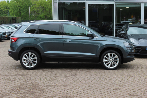 Škoda Karoq 1.5 TSI ACT Style Business / Trekhaak / Camera / Keyless / CarPlay / 18'' / Canton Audio / DAB / Stoelverwarming / Cruise Control Adaptief